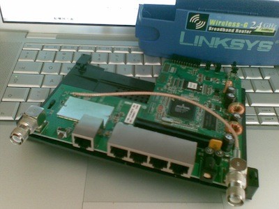 inside linksys wrt54gl
